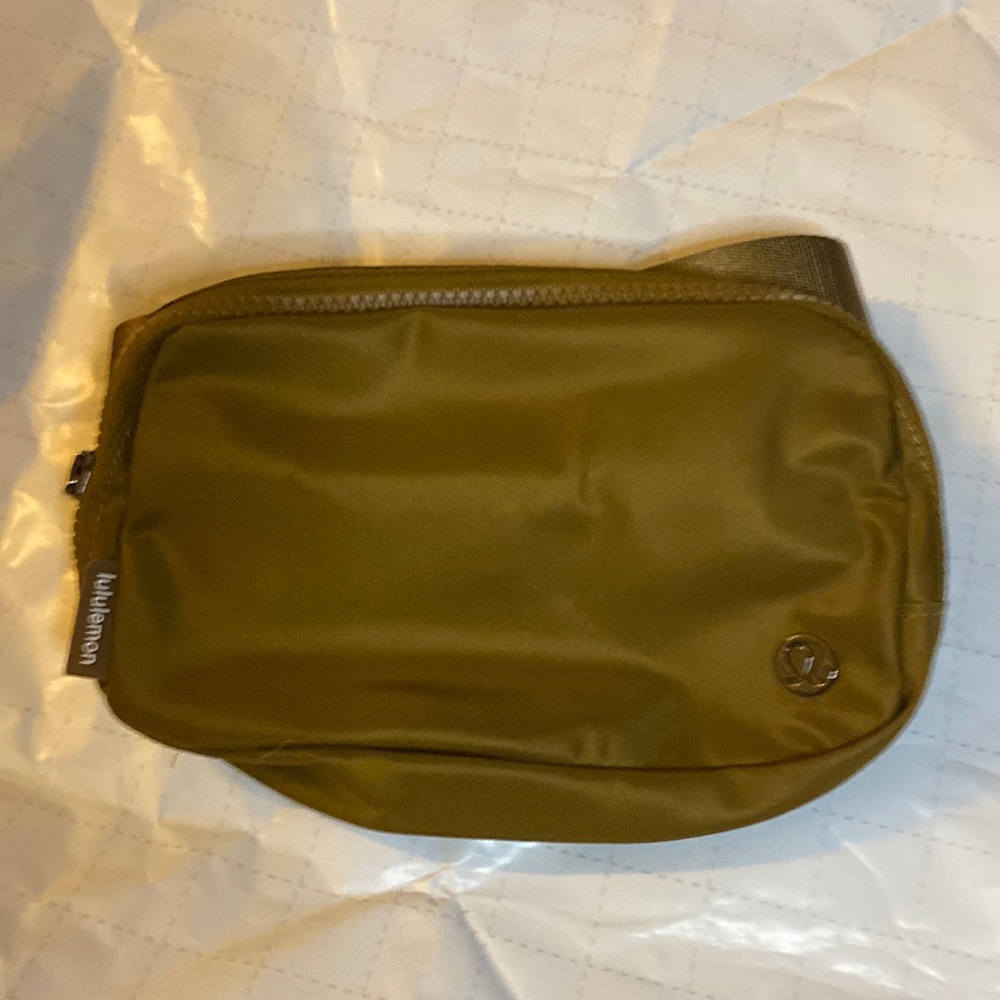 Lululemon belt bag in burnt caramel
